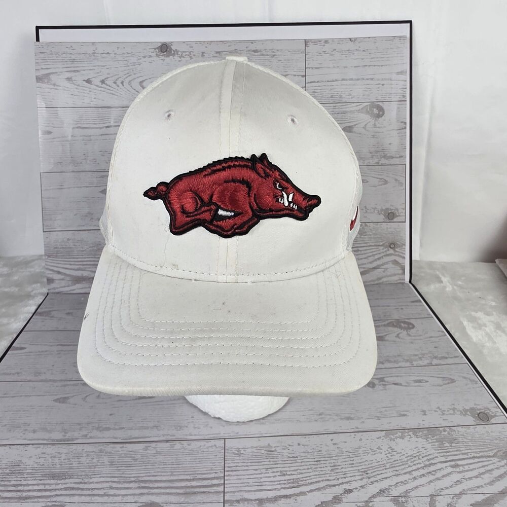 Nike Arkansas Razorbacks‎ XL Dri Fit White Rise Cap